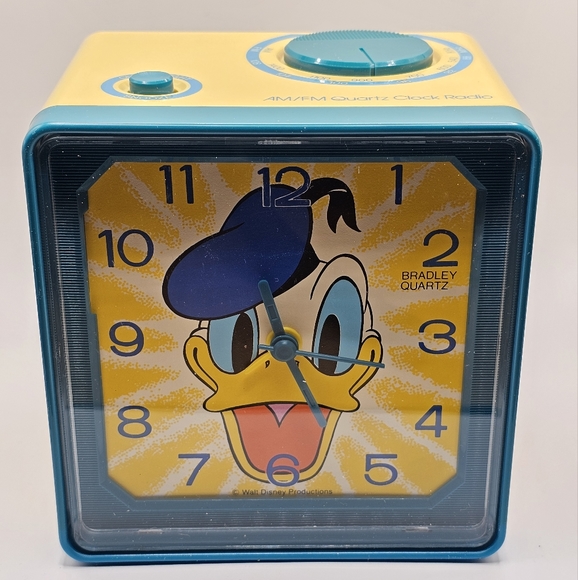 Bradley Time Donald Duck AM/FM Radio Alarm Clock Battery Operated Cube Working - Picture 3 of 8
